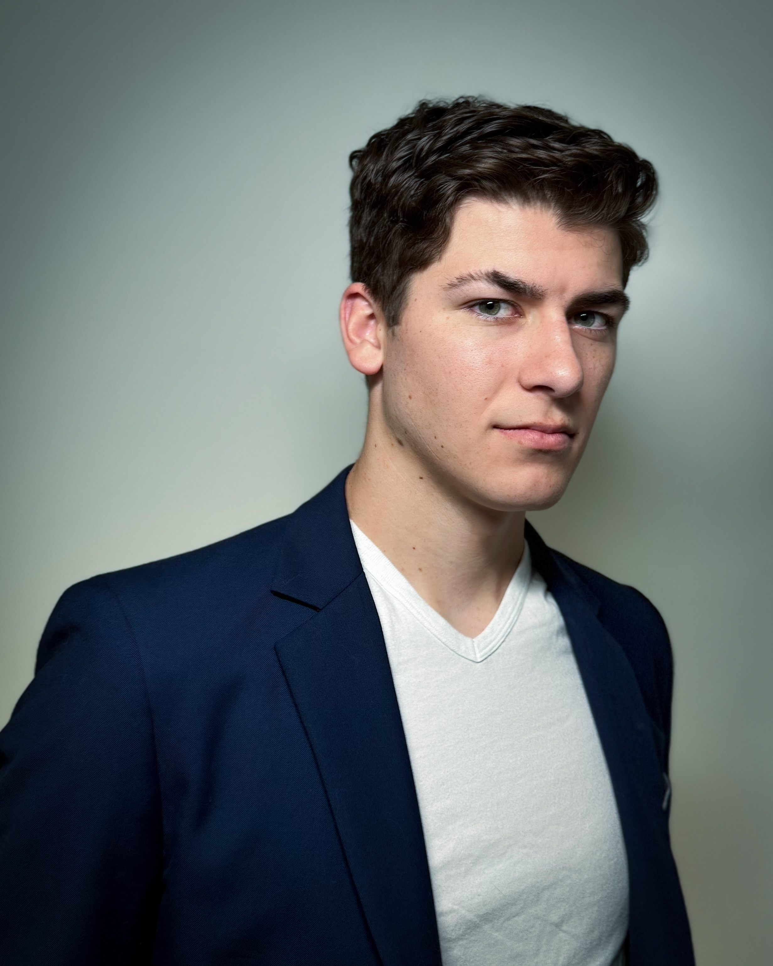Drew Nicholas headshot 05
